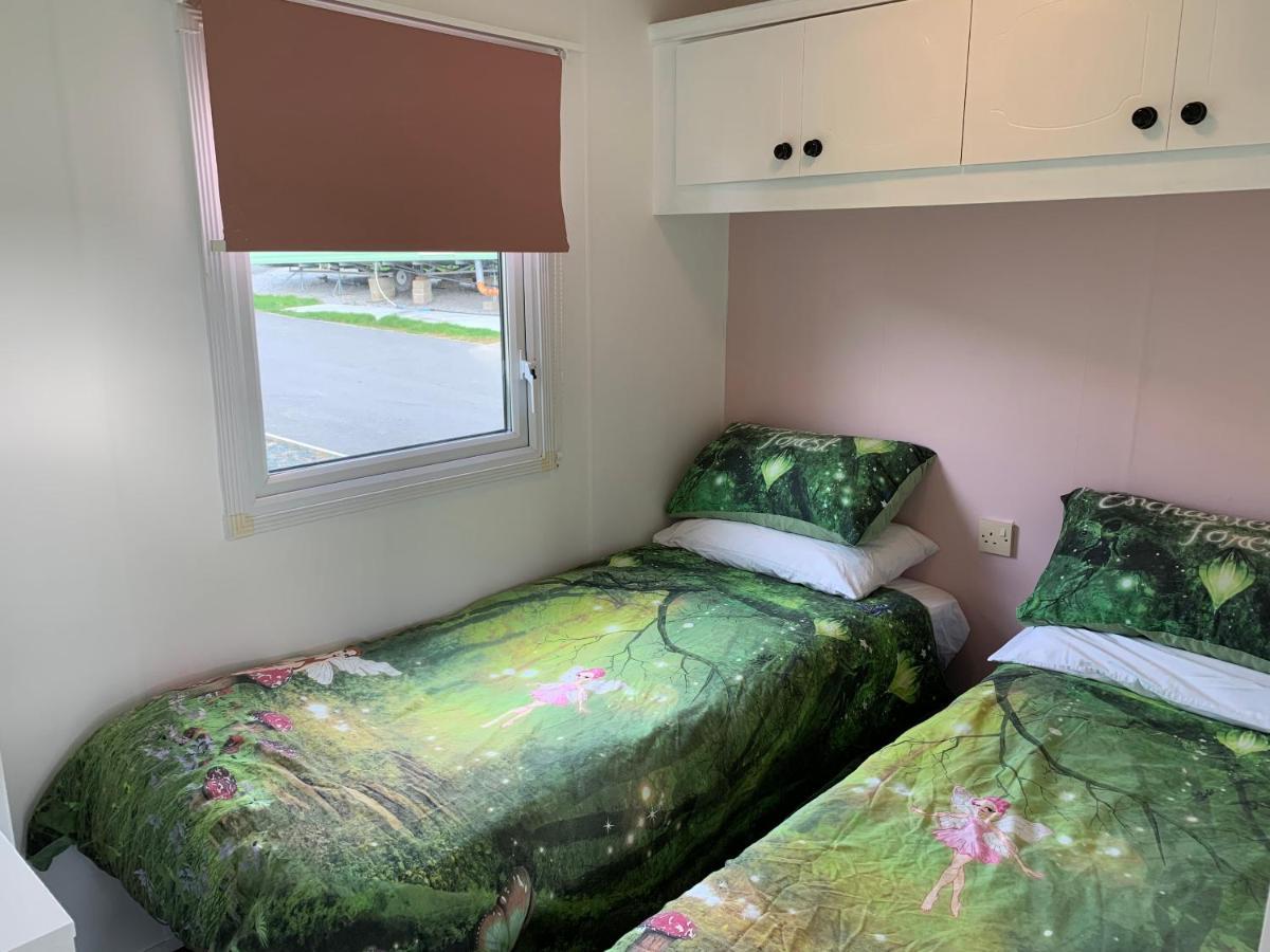 Delightful 3 Bedroom Holiday Home With Balcony Overlooking Fields And A Stream Джисберн Экстерьер фото